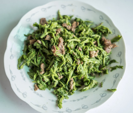 嫩桑葉炒肉丁