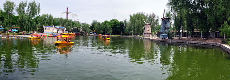 歡樂谷天鵝湖