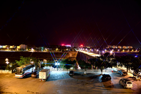 停車場(chǎng)夜景