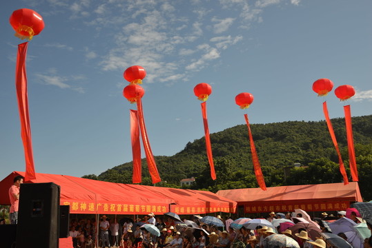 藍天白云氣球