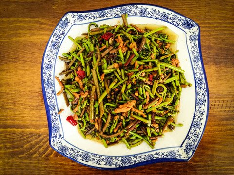 肉絲炒黃花菜