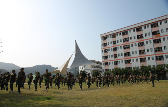 大學新生軍訓
