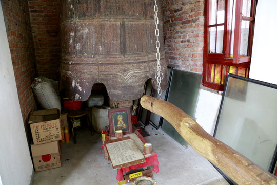 鐘 鐵鐘 敲鐘 撞鐘 佛教 寺