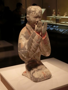 西漢彩繪跽坐女陶俑
