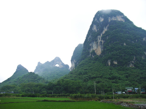 桂林山水 月亮山