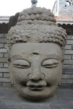 石刻佛像