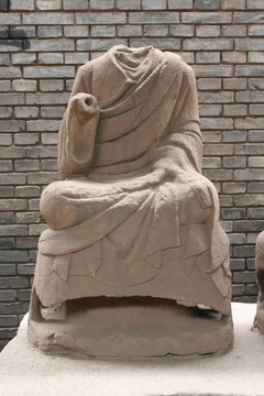 石刻佛像
