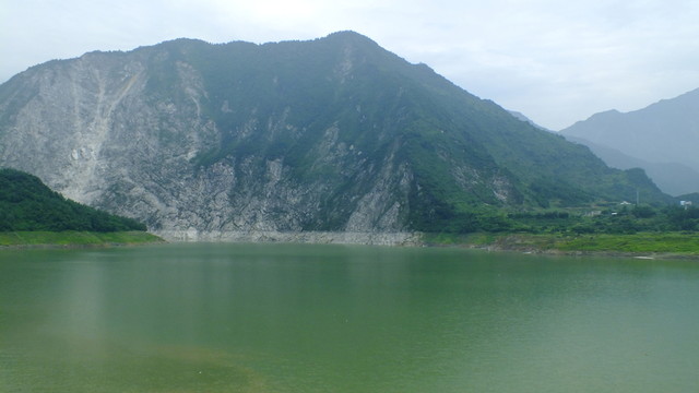 青山綠水 河流