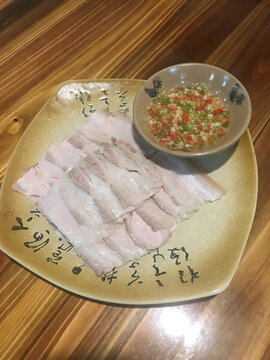 沾水白肉 28