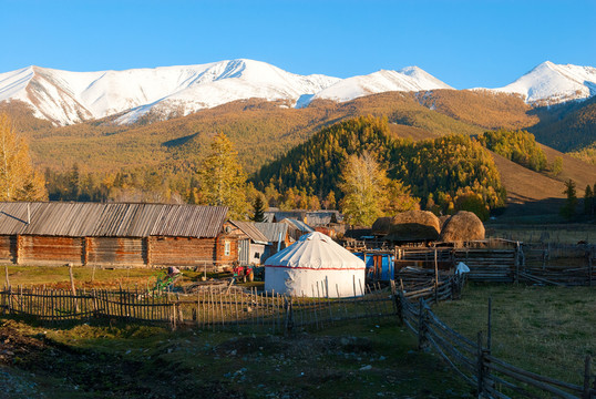 白哈巴中哈邊界西北第一村景色