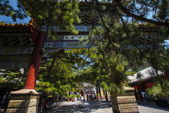 北京潭柘寺 牌樓1