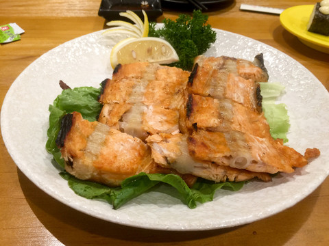炸三文魚(yú)排