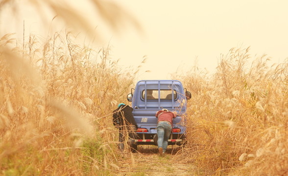 推汽車
