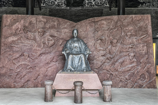 鄧世昌銅像