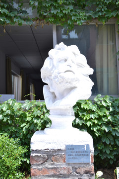 人頭像雕塑
