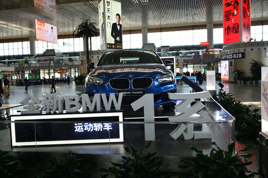 汽車展臺(tái)
