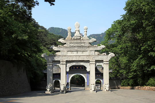 千山 大佛寺 山門