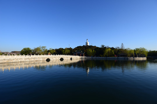 北京北海公園 白塔