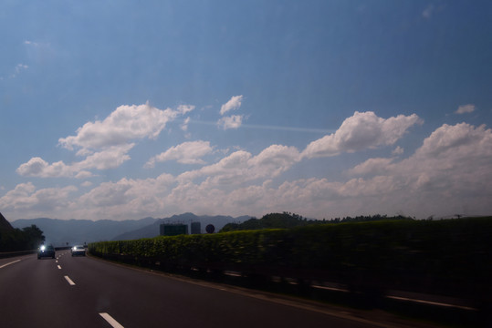 云朵道路
