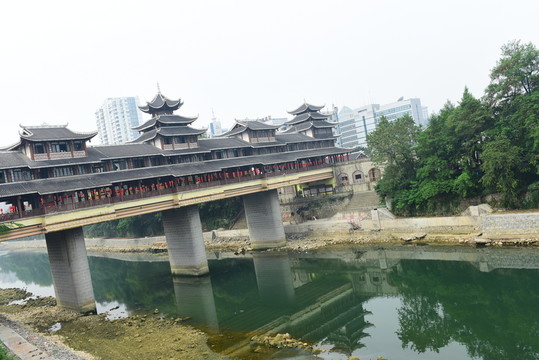 風(fēng)雨橋