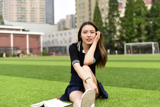 校園里的女學(xué)生
