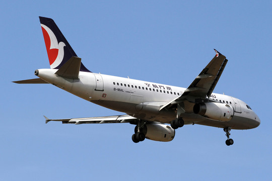 正在降落的飛機 澳門航空