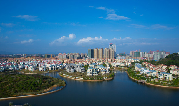 御景灣 湖畔 藍天