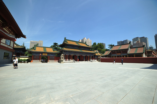 大興善寺天王殿