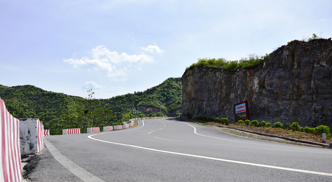 嵩陰風景區(qū)盤山路景觀