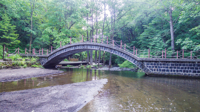 吊水壺瀑布景區(qū) 娛橋