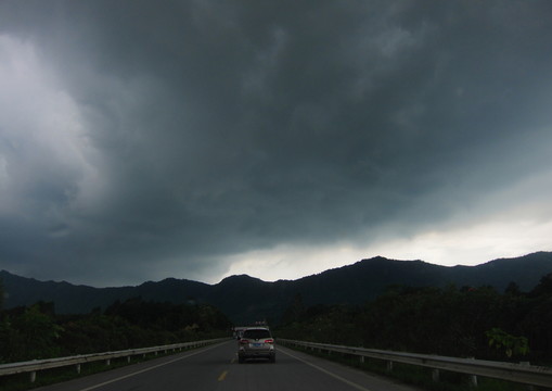 暴風(fēng)雨