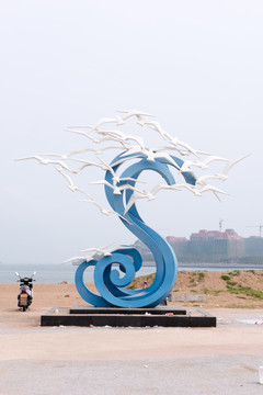 海鳥海浪雕塑