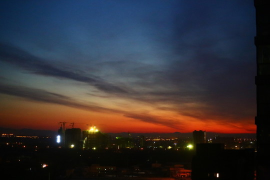 夕陽火燒云