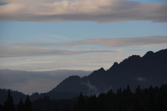遠(yuǎn)山