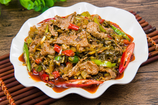 酸菜炒牛肉