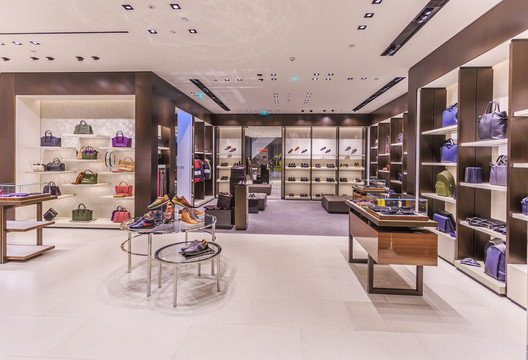 箱包皮具專賣店