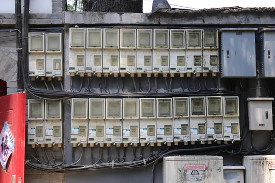 密集電表箱