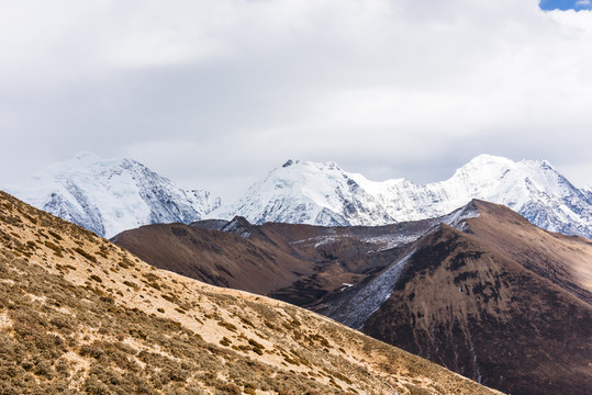貢嘎雪山