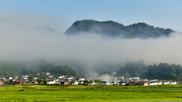 新農(nóng)村 美麗新村 彝家新寨