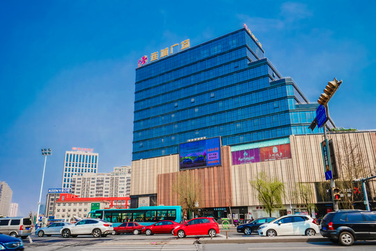濟(jì)南商圈 連城廣場(chǎng)