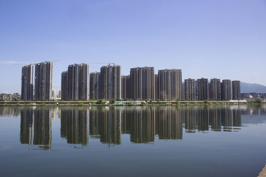 新湖國際
