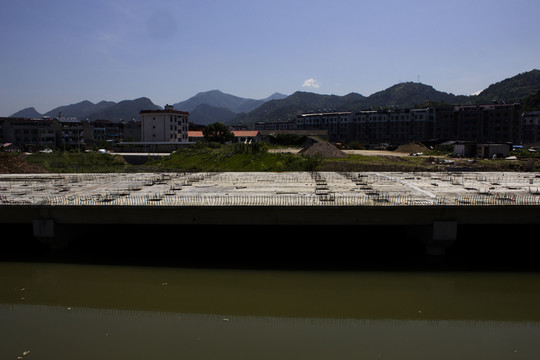 建設(shè)中的道路