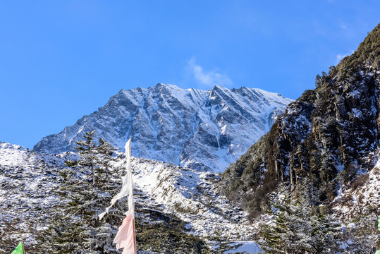 貢嘎雪山美景