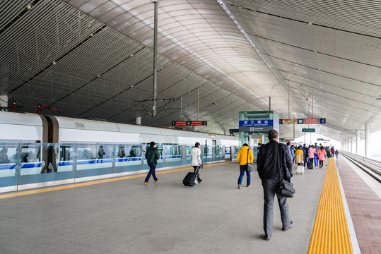 都江堰火車站臺(tái)