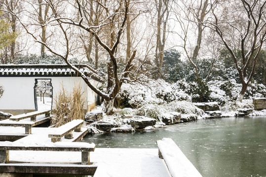 園林庭院雪景