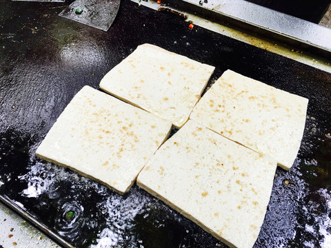 欒川鐵板豆腐
