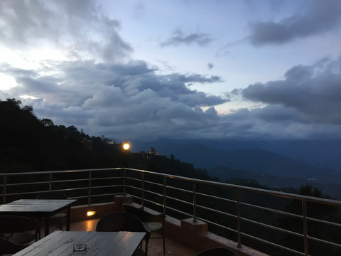 云景尼珀爾