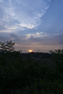 夕陽(yáng)下日落
