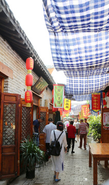 古鎮(zhèn)小吃街