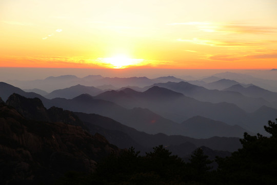 大美黃山落日晚霞